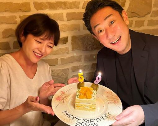 三田寛子、不倫報道4度の夫と誕生日ツーショットをあげる「サレ妻」の胸の内とは(女子SPA！)