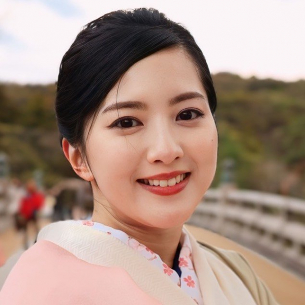 ホリプロTSCグランプリ…39歳タレント、16歳〝美少女〟時代の写真に大反響「いい目をしてます」「これは合格しますよね」(西スポWEB OTTO！)