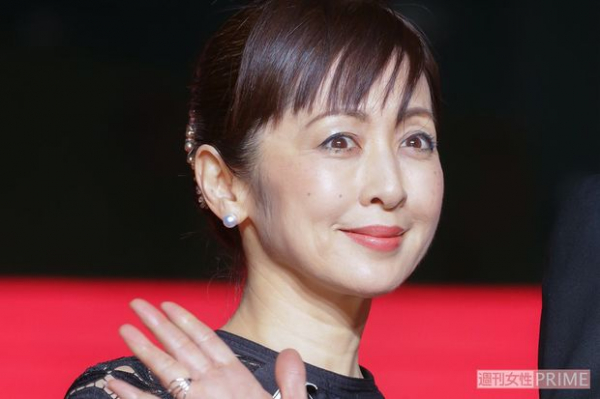 「なぜ干されない」不倫を繰り返す斉藤由貴に不公平の声、芸能界からなぜ消えない(週刊女性PRIME)
