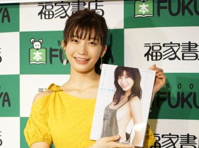 “リアル峰不二子”小倉優香、1st写真集で「手ブラ、上手くなりました」（クランクイン！）