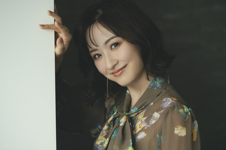 星風まどかが、柚香光から教わった“センスの磨き方”「髪を短くしてみたかった」退団後に出会う新しい自分(CREA WEB)