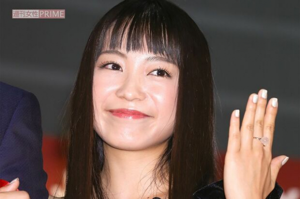 「黒髪は作られたキャラ？」金→ピンク→青！miwaの髪色変化が示す、離婚と移住の意味(週刊女性PRIME)