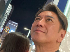 「幸せ感が溢れていますね」　再婚の川崎麻世、妻との最新2ショットに反響　10月15日放送の「踊る！さんま御殿!!」で妻の“顔出し”も(ねとらぼ)