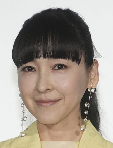 極貧でザリガニが“ご馳走”→未成年で水着撮影→ヌードを辞さない演技…朝ドラ女優・麻生久美子（46）が「2.5億円豪邸」に住まうまで(文春オンライン)