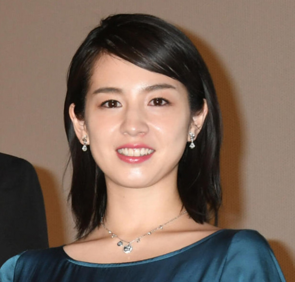 桜庭ななみ「これからも頑張ります」と32歳誕生日を報告し笑顔　15歳でデビューし昨年結婚(日刊スポーツ)