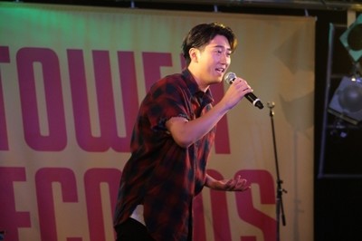村上佳佑「恋文の日」ラブレターを元にオリジナル曲プレゼント：レポート（MusicVoice）