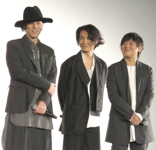ギタリスト桑原彰「RADWIMPS」脱退の真相と、不自然すぎるほど“独身”主張しだしたナゼ(日刊ゲンダイDIGITAL)