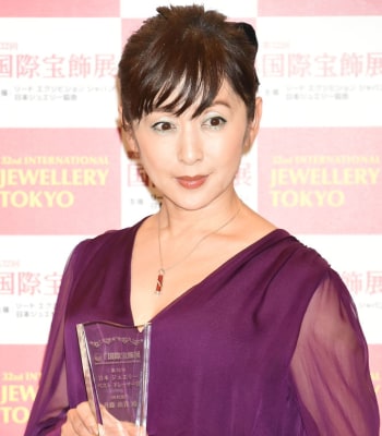 「不倫するたび美しい…」女優・斉藤由貴がスキャンダル後も活躍を続けられる「驚愕の舞台裏」(現代ビジネス)