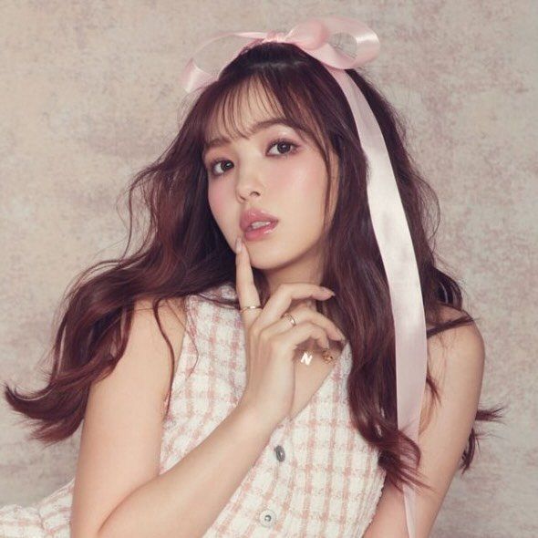 藤田ニコル、純白ウェディングドレス姿に絶賛の嵐「結婚式を挙げてきました」投稿にファン祝福「綺麗！顔ちっさい！」「世界一可愛い」(西スポWEB OTTO！)