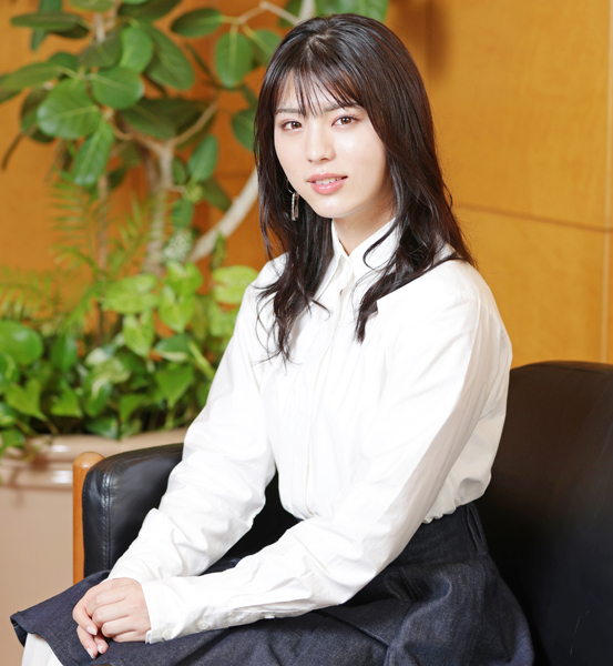 “可愛すぎるジュノンボーイ”井手上漠がSNSで発信する理由「私の強みは“性別がない”ことです」(日刊ゲンダイDIGITAL)