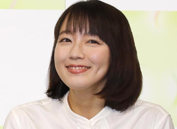 吉岡里帆“どんぎつね”はバズるのに「レンアイ漫画家」含め主演ドラマが続々苦戦のワケ(日刊ゲンダイDIGITAL)