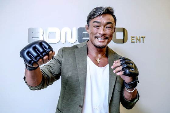 秋山成勲、在日差別を告白…「友達とけんかすると先生は私だけを殴った」(中央日報日本語版)