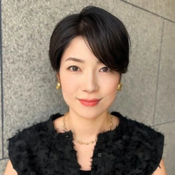 アクセサリーが映える、エレガントショート【40代のショートヘア】(Marisol)