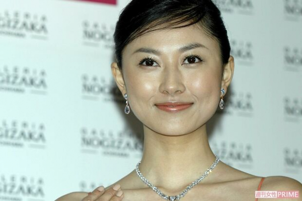 離婚発表の菊川怜、蒸し返された「3人の女性との間に4人の子ども」“元夫の女性遍歴”報道(週刊女性PRIME)