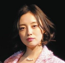 ティモンディ高岸宏行の妻・沢井美優、いきなり第1子出産を写真添え報告 「おかげさまで母子共に健康に過ごしております」(中日スポーツ)