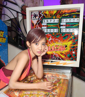 夏菜、「ぐるナイ」で大反響だった初音ミク・コスプレに「さすがのスタイル」「最高に可愛かった」(現代ビジネス)