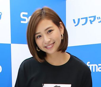 元グラドル・佐山彩香、第1子女児出産を報告「愛おしすぎて胸が苦しいです」(オリコン)