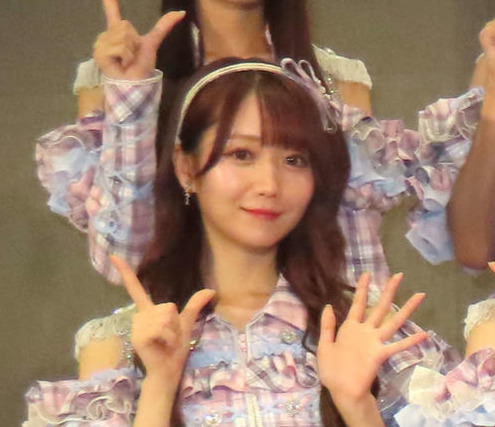 26歳アイドル謝罪、結婚式に薄ピンク色ドレス着用しツッコミ殺到「色味の配慮不足とのご指摘」(日刊スポーツ)