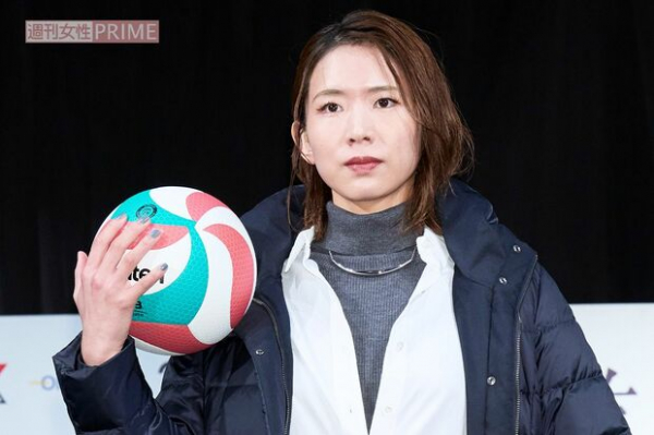 古賀紗理那、トーク番組での「アホな人」発言にタレント業の不安…先輩はベビーカー論争でSNS炎上(週刊女性PRIME)