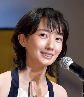 広瀬すずら若手が苦戦するなか…連ドラ主演に波瑠が選ばれる秘密　（夕刊フジ）