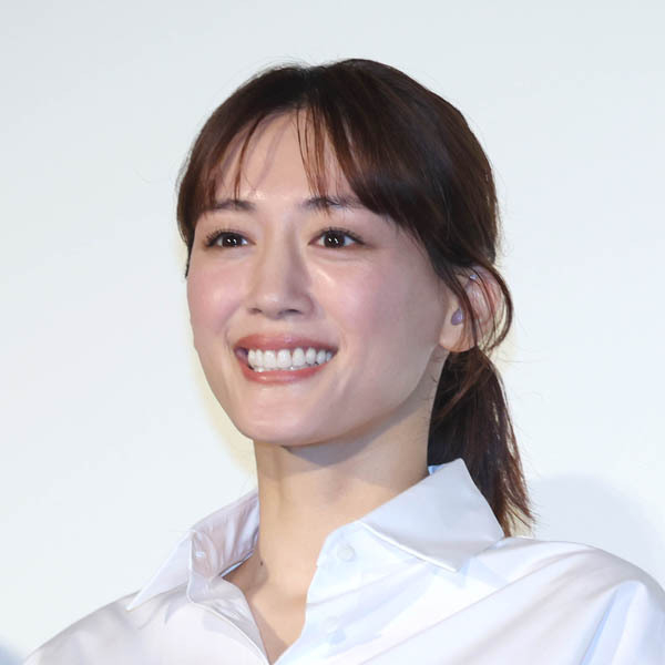 スポーツ紙の元日恒例“スクープ合戦”…「綾瀬はるか結婚」の文字は躍るのか(日刊ゲンダイDIGITAL)