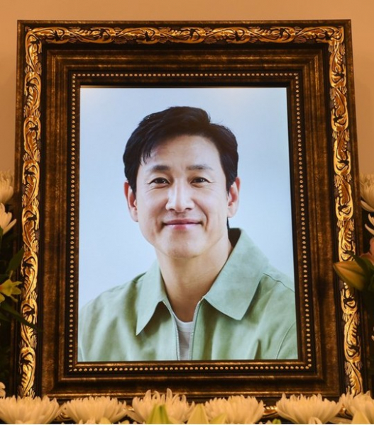 俳優の故イ・ソンギュンさんを脅迫して３億ウォンをゆすり取った風俗店室長に懲役３年６月(中央日報日本語版)