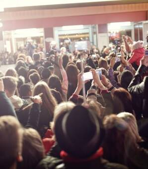 芸能人が「私生活情報」漏らしすぎるようになって「決定的に失われたもの」(現代ビジネス)