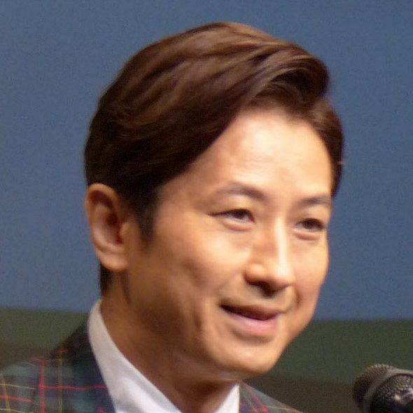 谷原章介、「すべてが美しい」 ゼクシィで話題の『花婿』舘ひろし 「イケオジ過ぎて直視できない」(中日スポーツ)