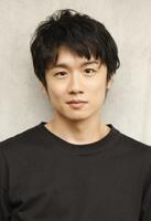 風間俊介、波瑠の最低婚約者に！ 吉沢亮＆ブルゾンらも「サバイバル・ウェディング」（cinemacafe.net）