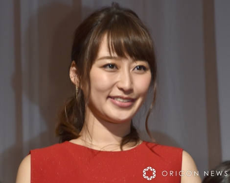 枡田絵理奈アナ、夫・堂林翔太に寄り添い笑顔　夫婦ショット添え結婚10周年を報告 「幸せな10年でした」(オリコン)