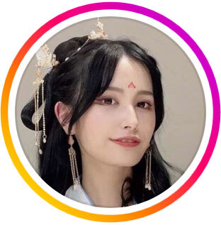 「完全にアイドル」28歳元テレ東アナが茶髪で雰囲気ガラリ、11月には夫の名前を実名告白(日刊スポーツ)