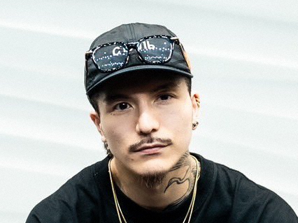 DJふぉい 、不倫騒動めぐりジョリーに猛反論「キレたいのはこっち」「ハニトラみたいなもんやけん！」(スポニチアネックス)