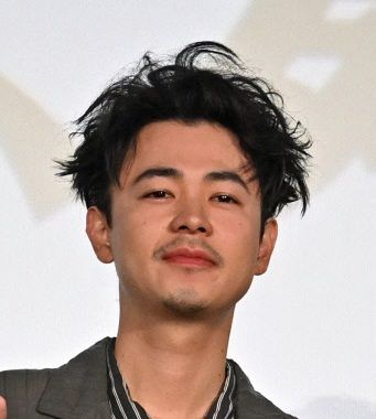 成田凌、一般女性との結婚を発表　来年には第１子誕生でパパに(中日スポーツ)