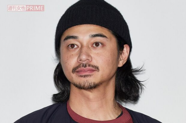 東出昌大、“杏に似ている”妊娠8か月の新夫人とのラブラブぶりをバラエティ披露もネット総スカン(週刊女性PRIME)