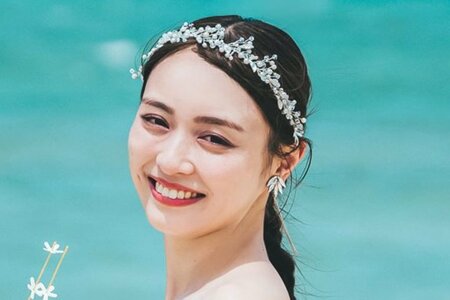 内田理央が沖縄でリゾート婚！ウエディングドレス×海のコントラストが美しすぎる(LIMO)