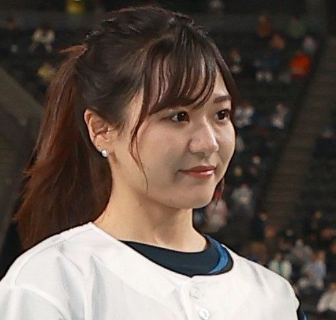 「どなたですか!?」カーリング銀・日本代表〝激変ビジュアル〟にネット騒然　22年に結婚を発表　ファン「マジ冬の女神」「やっぱり美人～！」(西スポWEB OTTO！)