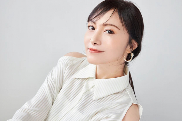 【声優・たかはし智秋さん】アイラインがポイント！ チアキング流大人の美人見えアイメイク(MAQUIA　ONLINE)