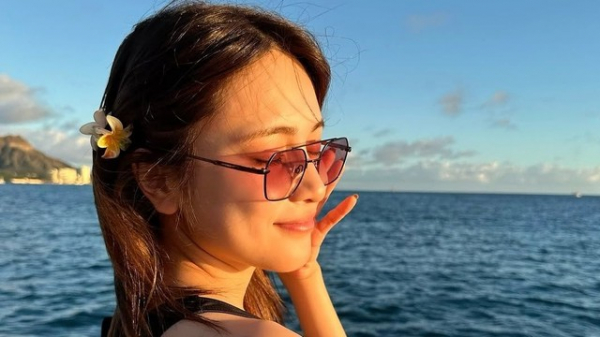 元AKB48・入山杏奈 ハワイで美脚&胸元チラ見せ！開放的な姿だけでなく…「最後の写真めっちゃ好き！」とファン絶賛(めざましmedia)