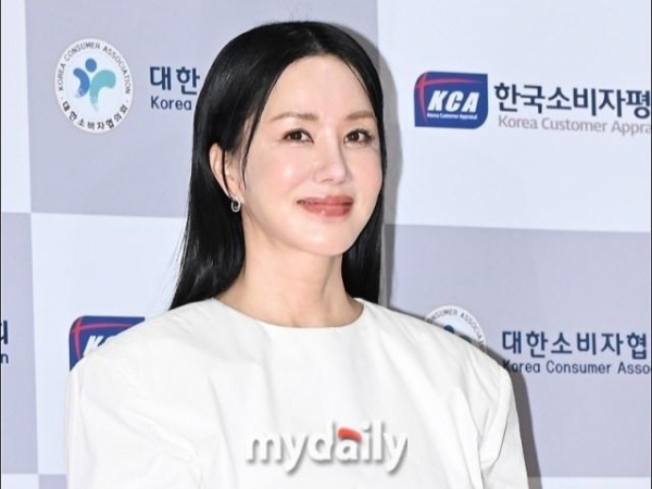オム・ジョンファ、新ドラマ「宝のような私のスター」への出演を検討中(Kstyle)