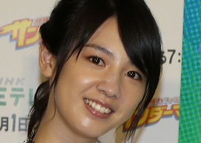 「新婚旅行?」昨年改名の32歳女優、ハワイでデコルテ全開ドレス姿披露「どれもキラキラ」「めちゃくちゃかわいいドレス」(西スポWEB OTTO！)