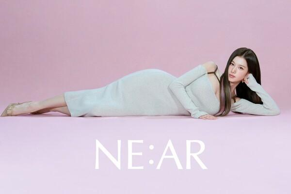 TWICE サナ、インナービューティーブランド「NE:AR」日韓モデルに抜擢！(Kstyle)