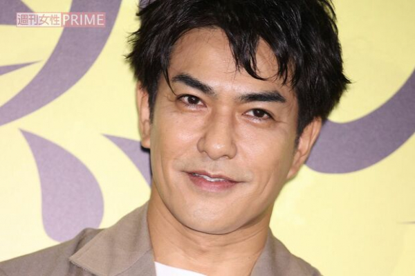 【目撃撮】北村一輝、休日に子どもと“釣り堀居酒屋”を楽しむ「オフのパーカおじさん」ぶり(週刊女性PRIME)