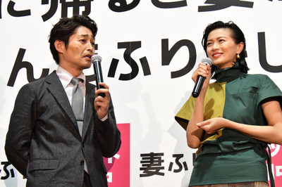安田顕、榮倉奈々と夫婦役で「NACSといるより、あなたといる方が全然楽しい」（AbemaTIMES）