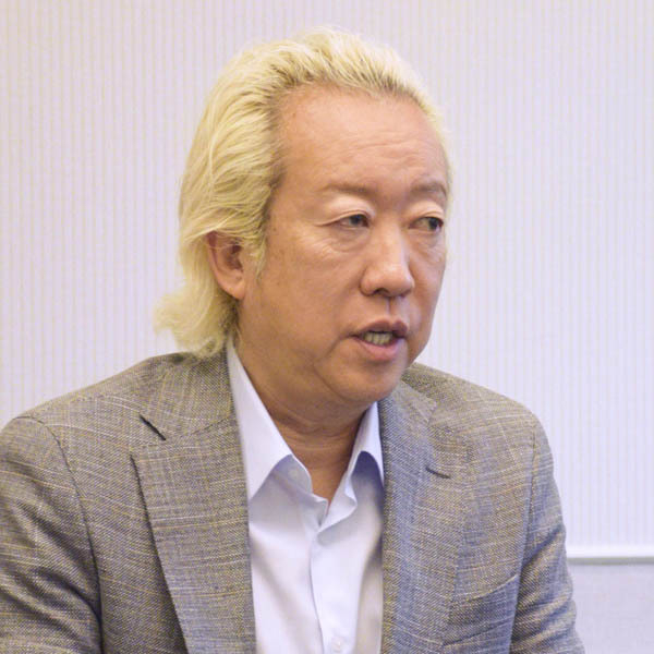 旧ジャニーズ「STARTO社」福田淳社長 上戸彩似30代美女と“路チュー写真”のトホホ(日刊ゲンダイDIGITAL)
