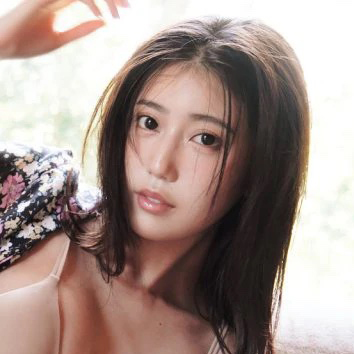 “令和の峰不二子”阿部なつき、美ボディづくりの秘訣はタンパク質!?(GOETHE)