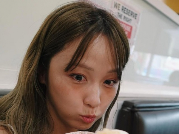Dream Ami ハワイのビーチで美背中を披露！家族旅行でのキラキラ笑顔ショットに「写真みて暖かい気持ちになれました」　(めざましmedia)