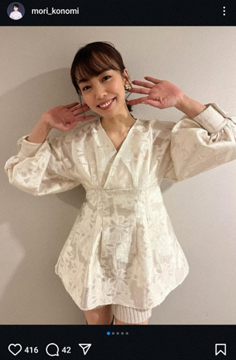 夫は有名関取、美人歌手　私服のミニワンピ姿披露に「可愛くて似合ってる～」「スゴーい！！ミニスカ」(スポニチアネックス)