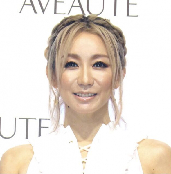 倖田來未、家族ＬＡ旅行でイケメン夫の顔出しショット「夫婦で同じポーズ　かわいすぎぃ」「楽しそう」と反響(スポーツ報知)