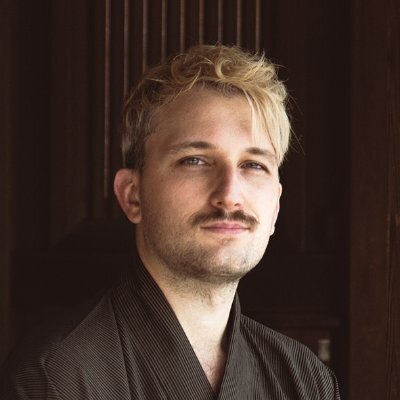 SNSで話題の日仏夫婦、名作アニメ映画のワンシーン再現〝マタニティフォト〟に「最高すぎる。見たことない」「今までで一番好感度高い」の声(西スポWEB OTTO！)
