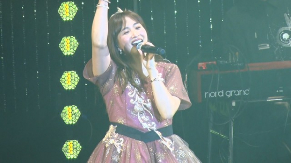 40歳に！藤本美貴 夫・庄司智春も乱入の記念ライブで会場沸かす “ママタレ”から“アイドル”への一日限定変身に密着(めざましmedia)